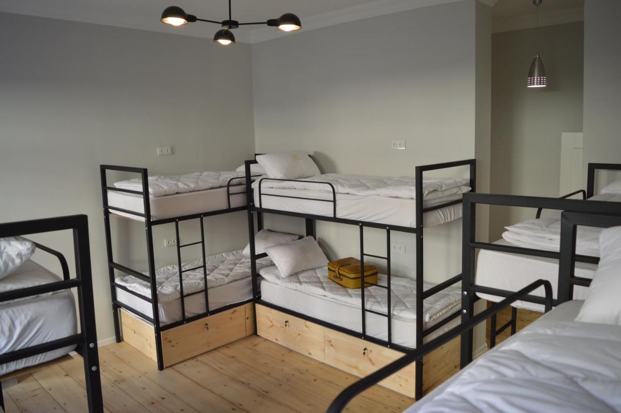 טביליסי Woodmood Hostel מראה חיצוני תמונה